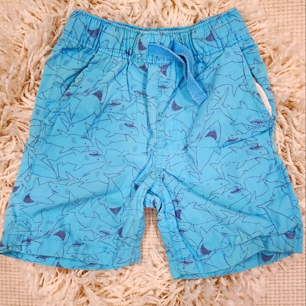🚨 3T shark print Children's place Shorts blue